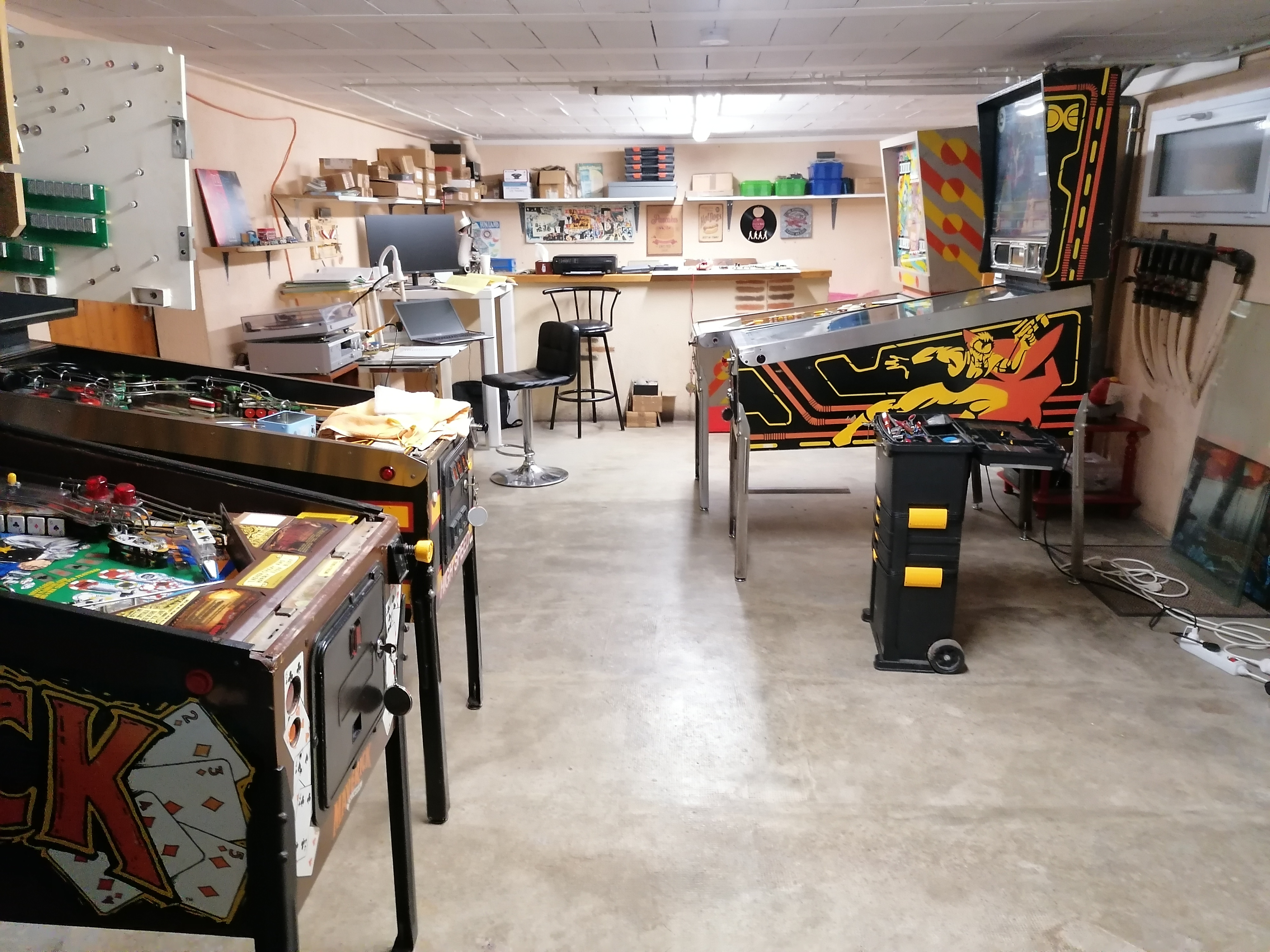 Alignement de flippers Gottlieb Canada Dry, Gottlieb Jacks To Open, Capcom Pinball Magic, Sega Goldeneye et Stern Star Trek